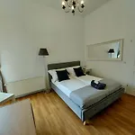 Paris Apartament Z Balkonem - Monte Cassino