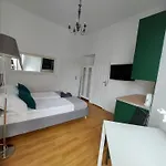 Paris Apartament Z Balkonem - Monte Cassino
