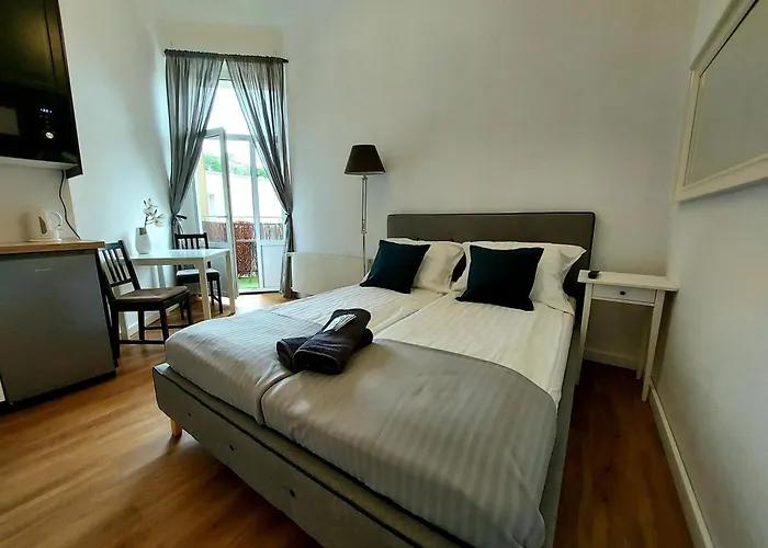 Paris Apartament Z Balkonem - Monte Cassino